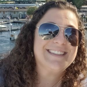 Meet your Posher, Elizabeth